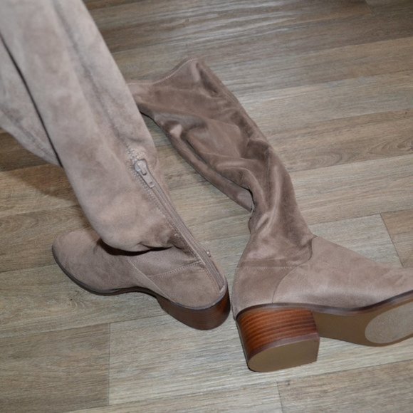 NWT Steve Madden Women's Garen Over The Knee Taupe Tan Suede Boot Size 7 - Picture 3 of 9